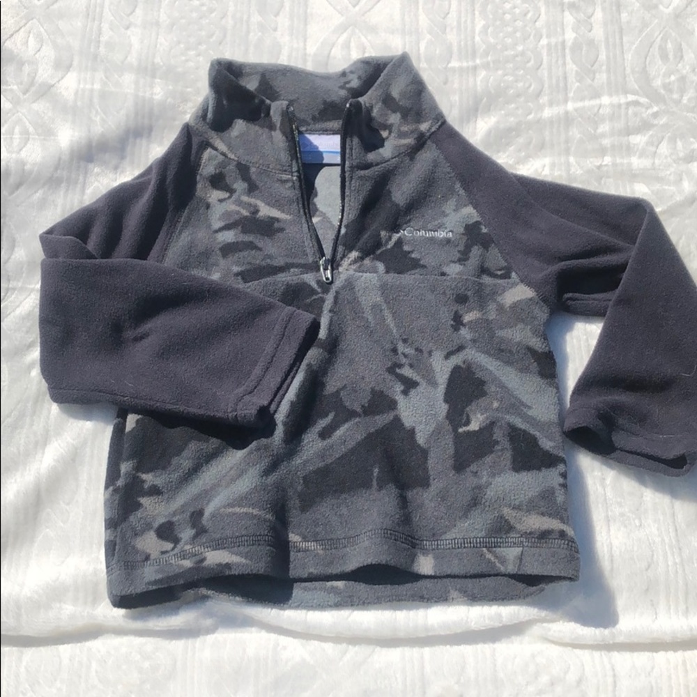 Columbia - black camo 1/4 zip fleece - pullover 2T